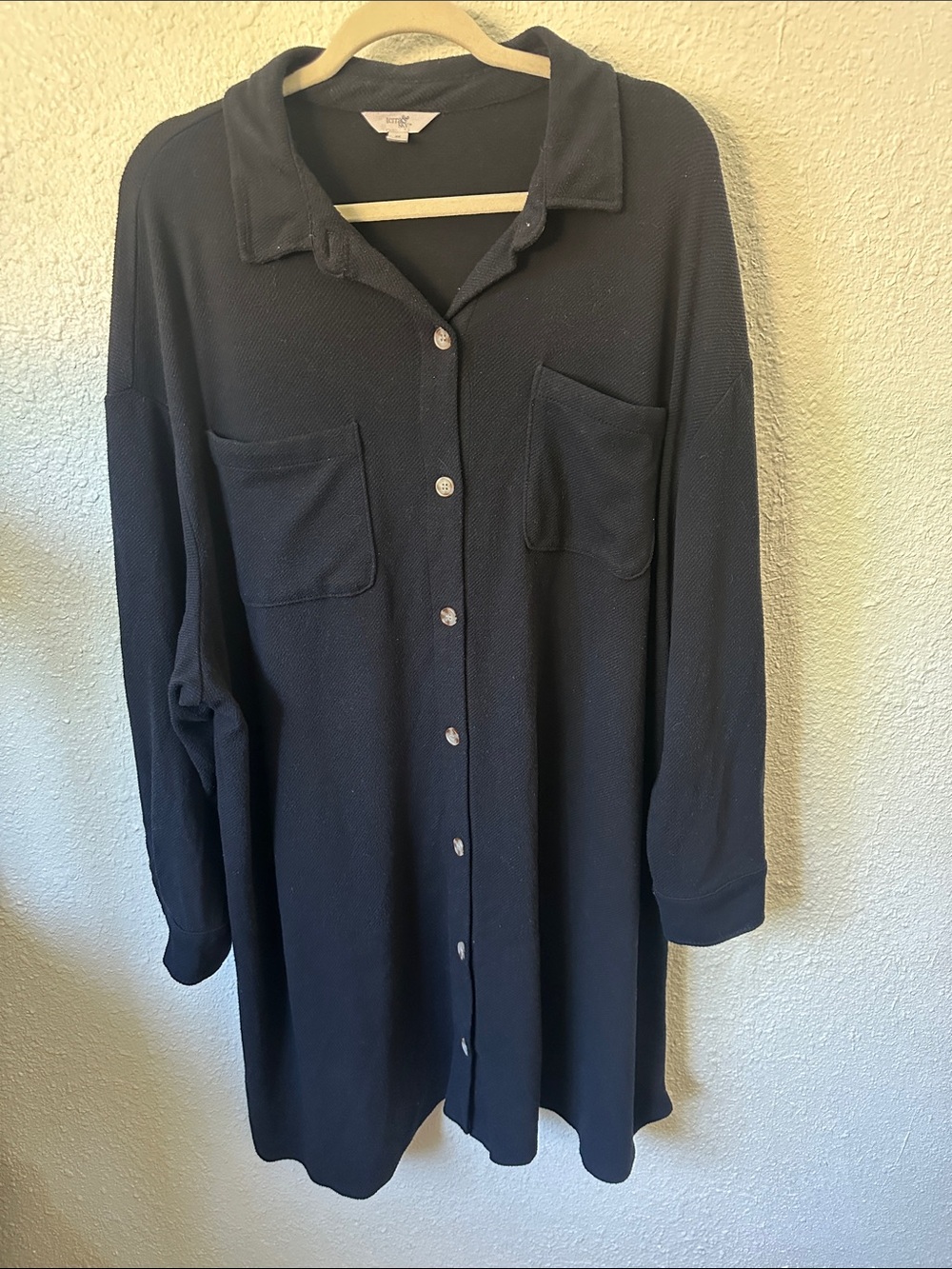 Terra & Sky Navy Long Casual Button-Down Shirt